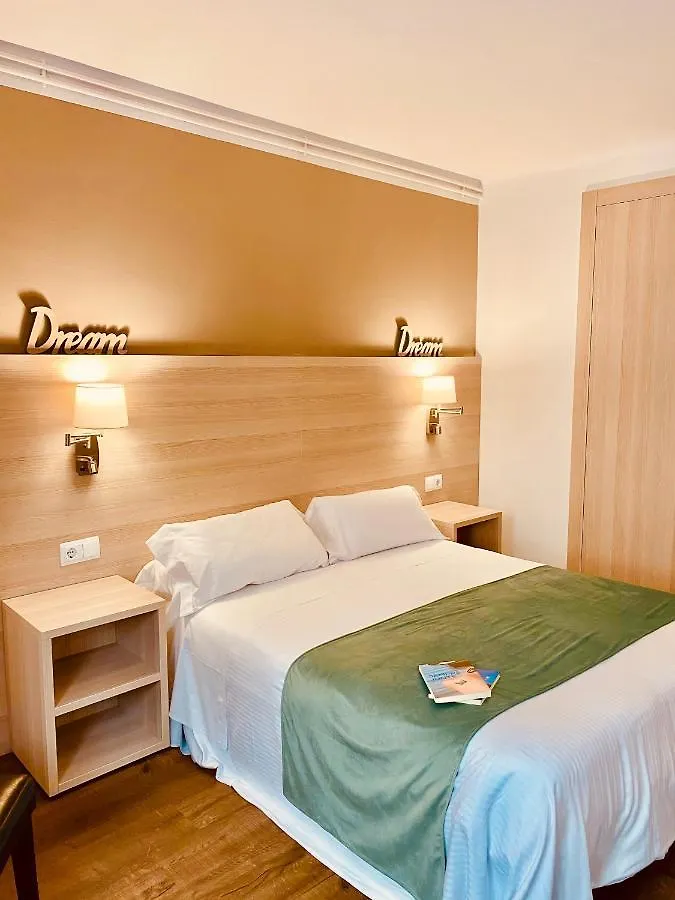 Hotel Carbonell Llança