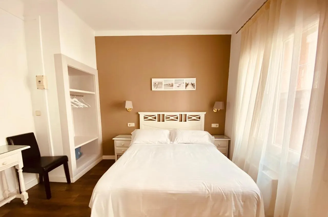 Hotel Carbonell Llança
