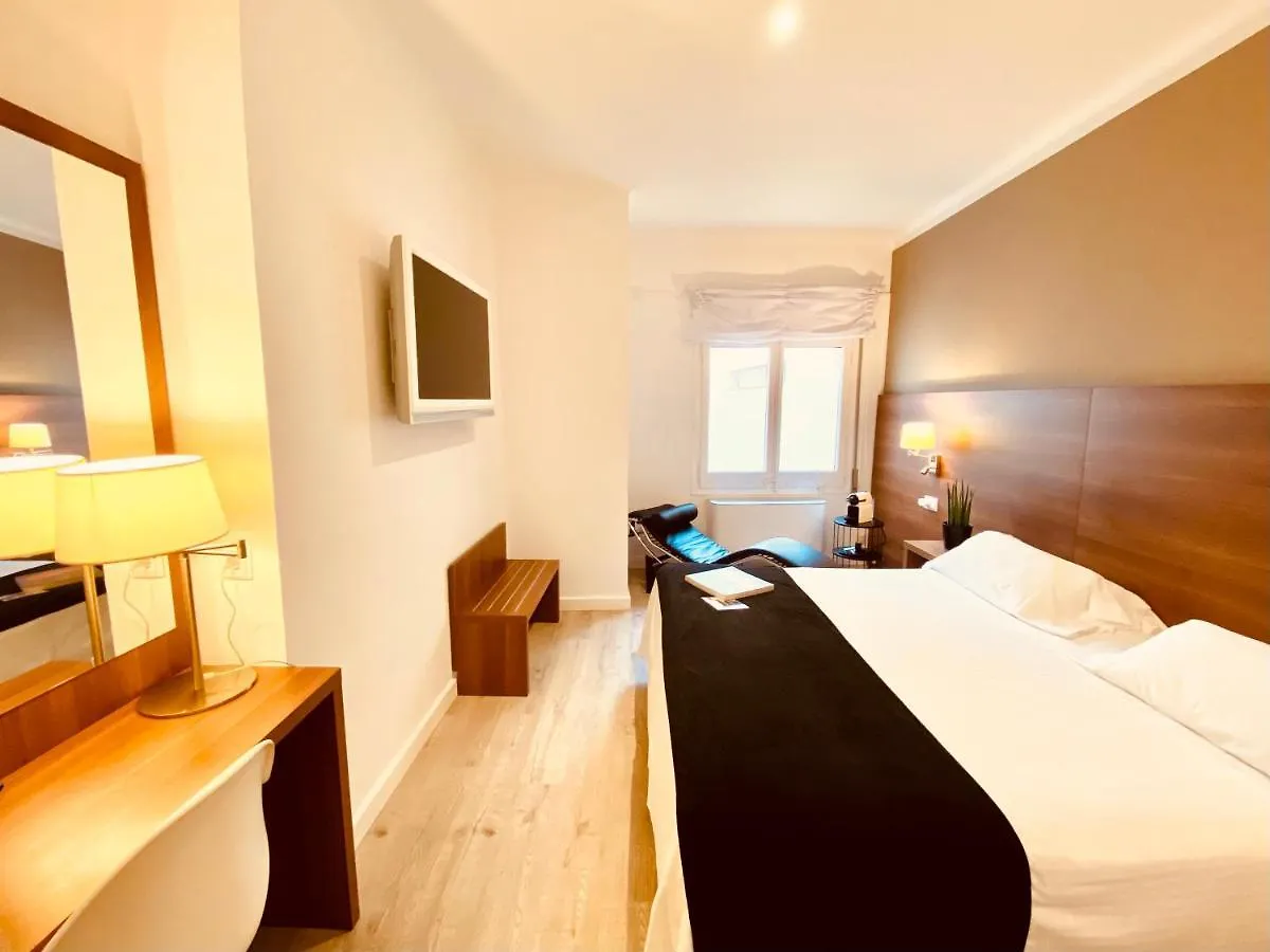 Hotel Carbonell Llança