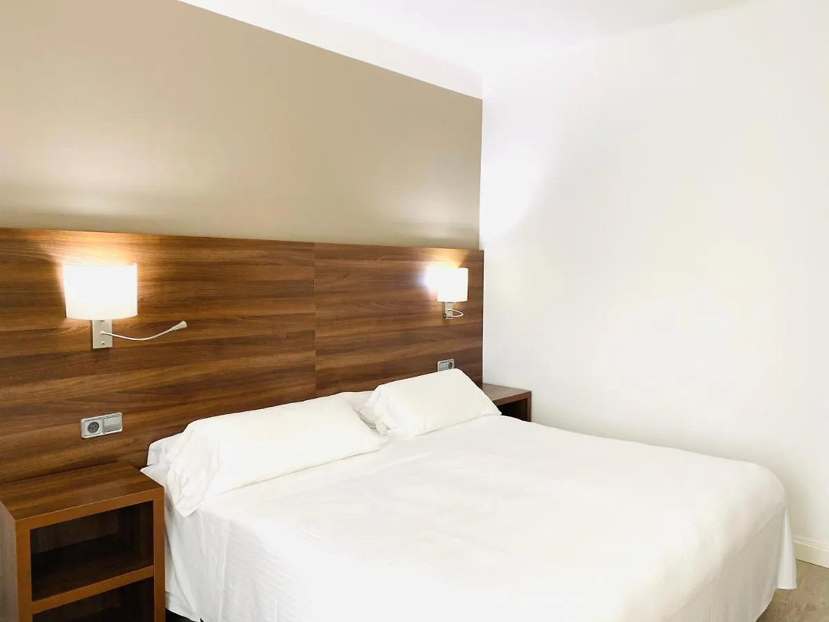Hotel Carbonell Llança 2*,  Spagna