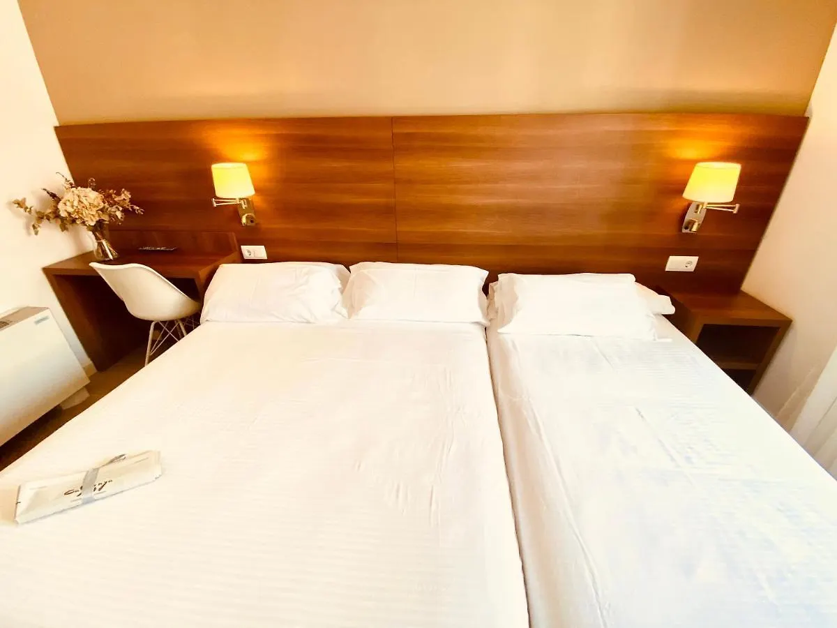 Hotel Carbonell Llanca