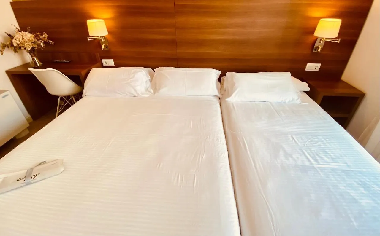 Hotel Carbonell Llanca