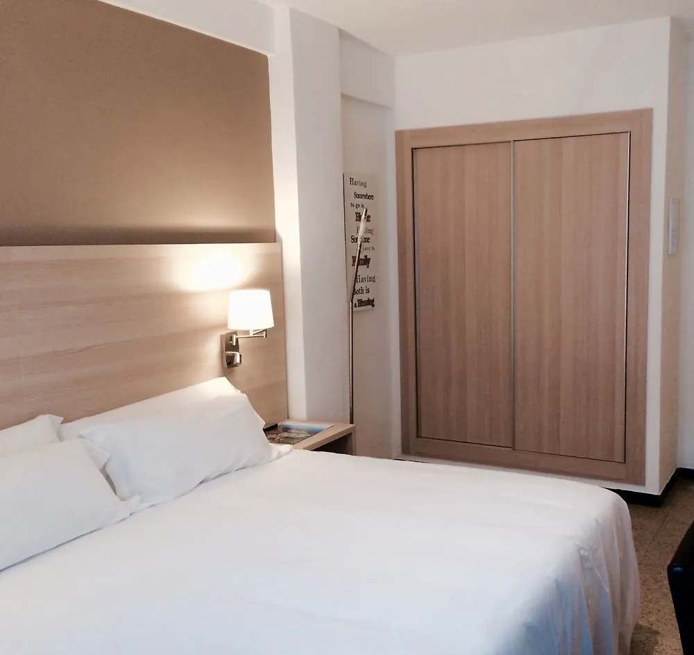 Hotel Carbonell Llanca